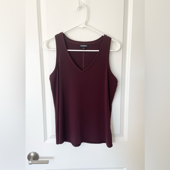 Express V Neck Essential Tank Top - Picture 2 of 7